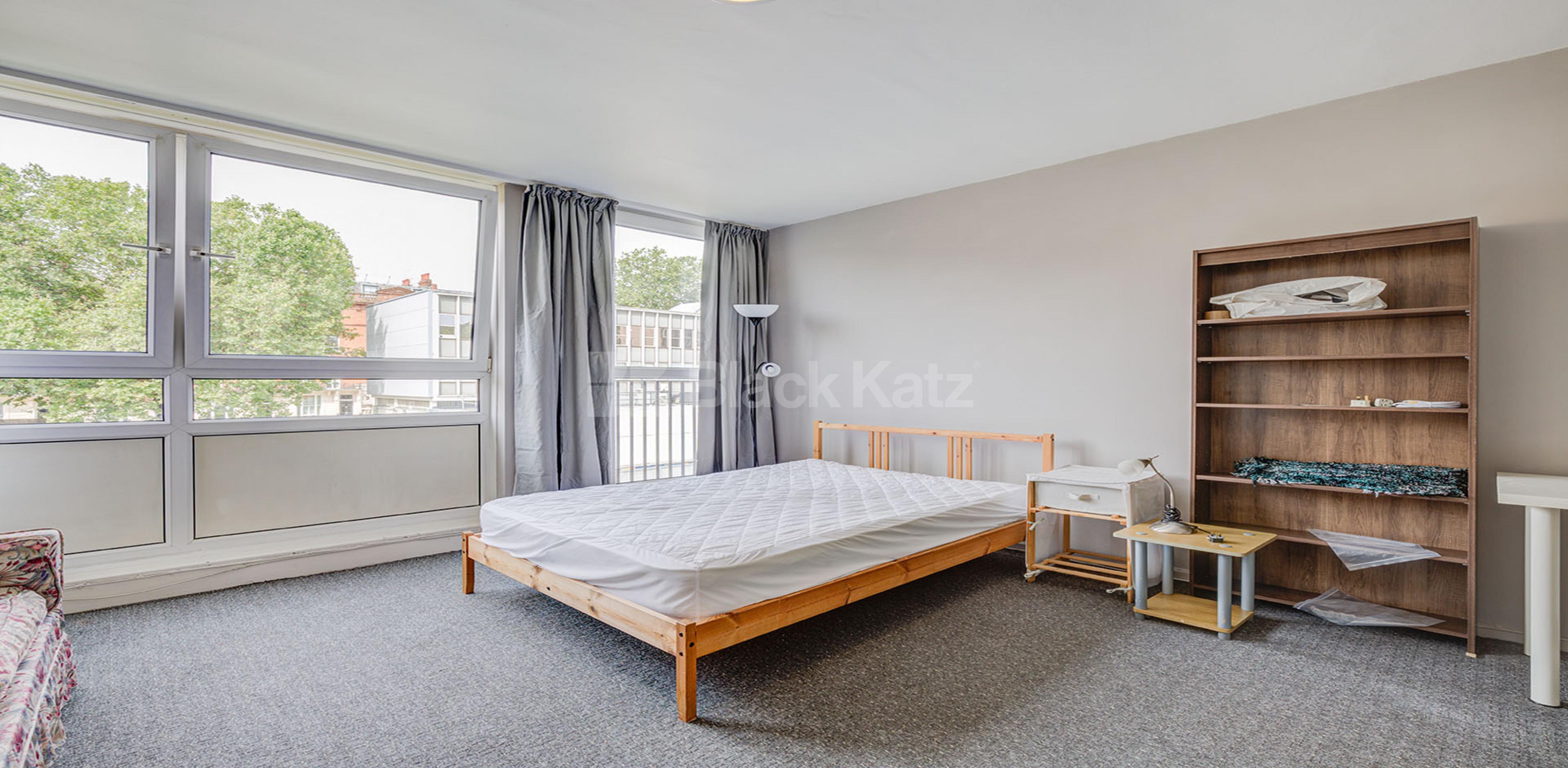 Spacious 4 bed , no lounge, mins to tube, shops and UCL Munster Square, Regents Park / Camden NW1